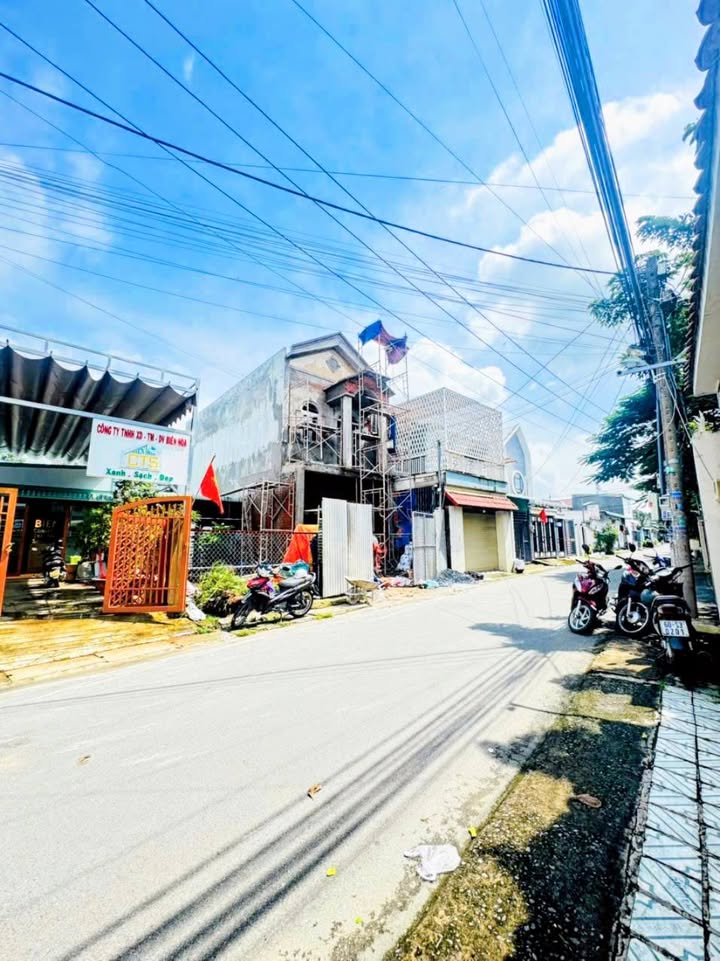 Nhà lầu mặt tiền kinh doanh 100m² tại Trảng Dài giá 4.85 tỷ - Sổ hồng chính chủ!