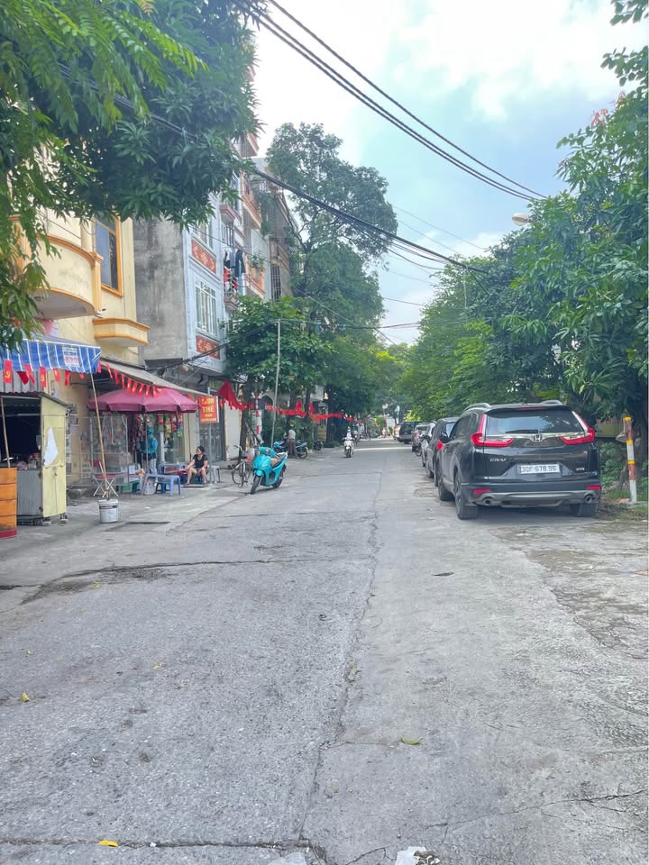 Đất Kim Giang Hoàng Mai 99m² giá 31 tỷ - Mặt tiền rộng, ô tô tránh nhau!