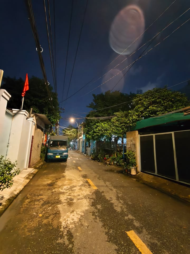 Nhà phố mặt tiền Trung Mỹ Tây 64m² giá 6.4 tỷ - Nhà đẹp sẵn ở ngay!