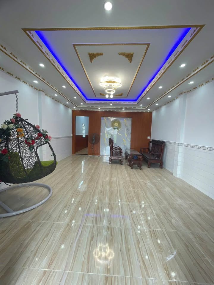 Nhà phố 95m² đường Nguyễn Thị Sưa, quận 12 - Chỉ 2.35 tỷ, hướng Tây!