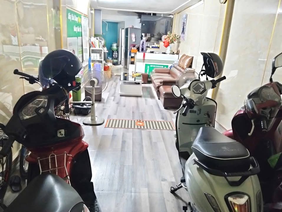 Cho thuê nhà mặt phố Khương Đình, Thanh Xuân 52m² giá 22 triệu - Phù hợp ở và kinh doanh!