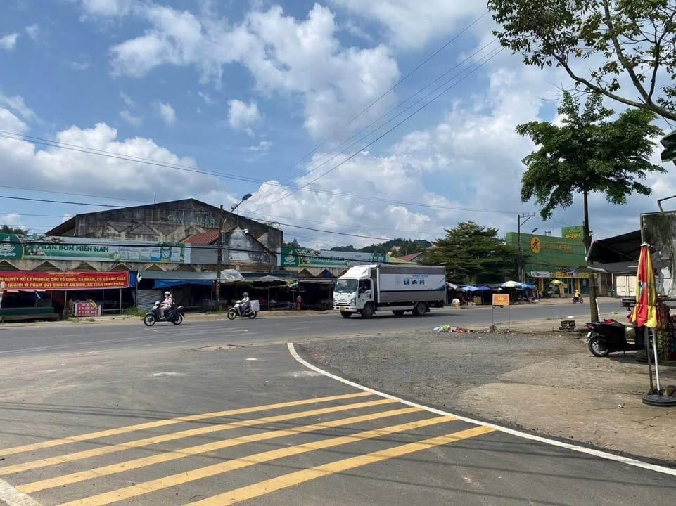 Bán nhà cấp 4 tại Chợ Đại Lào 220m² giá 1.7 tỷ - Không thể bỏ lỡ!