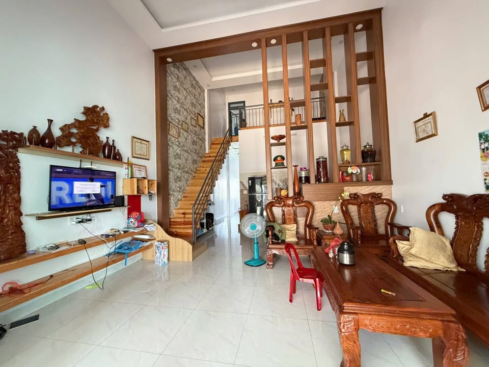 Nhà bán gấp tại Hiệp Thạnh, Đức Trọng, Lâm Đồng - Diện tích 105m², giá chỉ 2.45 tỷ!