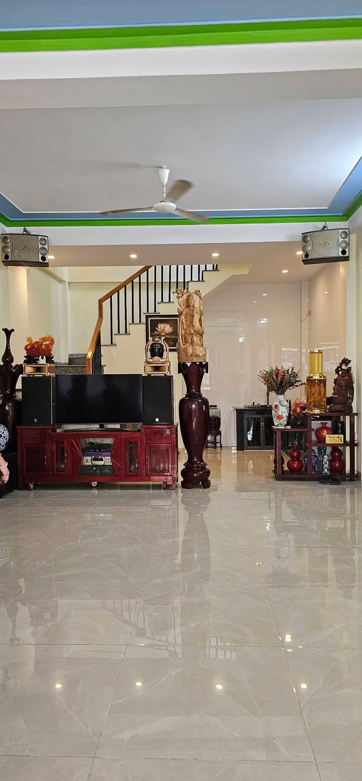 Nhà 3 tầng Đông Lĩnh, Thanh Hóa 70m² giá 3 tỷ - Kinh doanh ngay mặt tiền 5m!