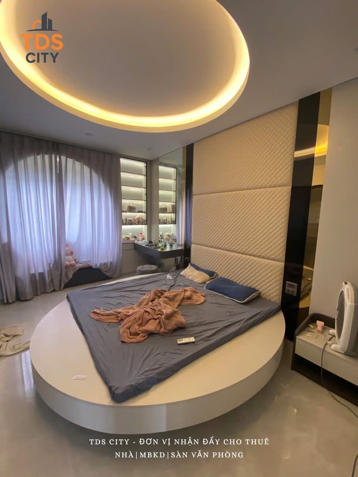 Cho thuê văn phòng tầng 4 Khu Dãn Dân Ngọc Trục, 1 ngủ, giá 8 triệu - Phù hợp làm việc và ở