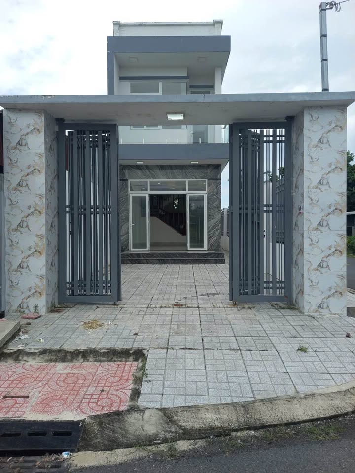 Nhà lầu Hẻm 33 Điện Biên Phủ, P Ninh Thạnh, 145m² giá 2.5 tỷ - Bán gấp, giá tốt!