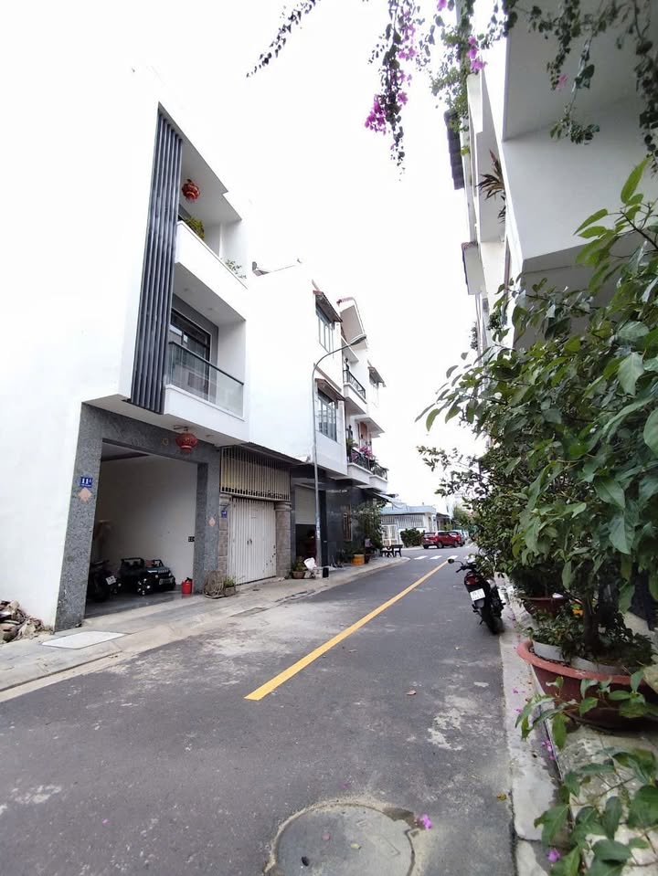 Bán đất tặng nhà cấp 4 tại khu VCN Phước Long 63m² giá 5.55 tỷ - Cơ hội đầu tư tuyệt vời!