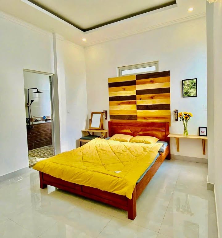 Nhà vườn cho thuê mặt tiền Lý Thường Kiệt, Bảo Lộc 700m² - Full nội thất, sân ô tô rộng!