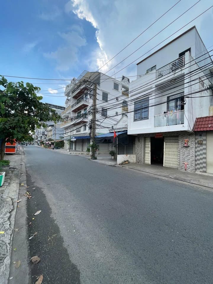 Nhà phố mặt tiền Hương Lộ 2, Bình Tân 111m² giá 11.8 tỷ - Kinh doanh sầm uất!