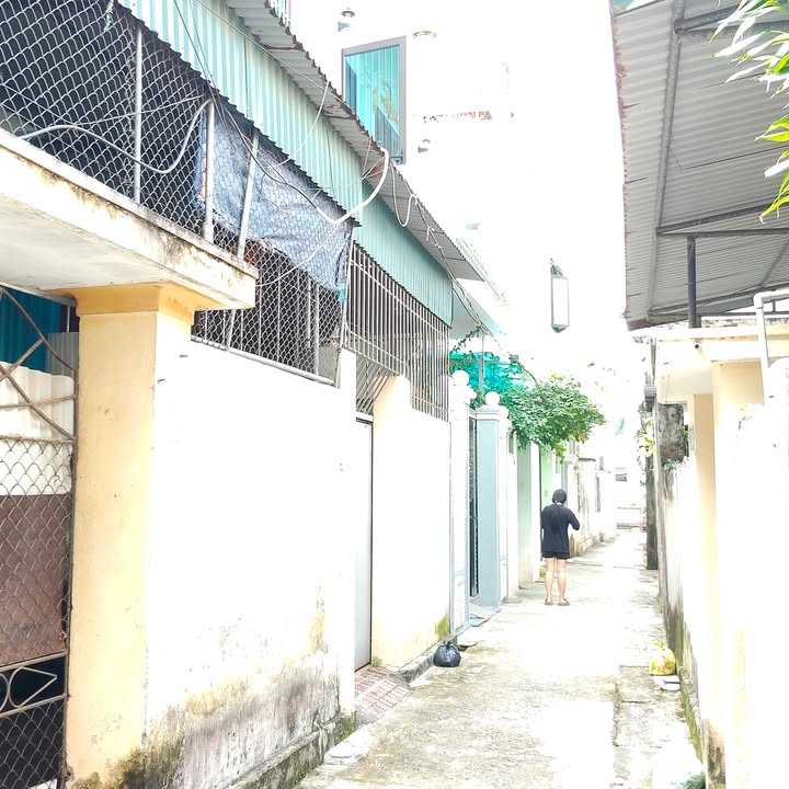 Nhà 3 tầng Trần Lãm Thái Bình 70m² giá 2 tỷ - Gần bệnh viện và Đại học Y