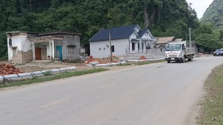 Đất nền Lạc Thủy 100m² giá thỏa thuận - Vị trí siêu đẹp ngay mặt đường Quốc lộ 12A!