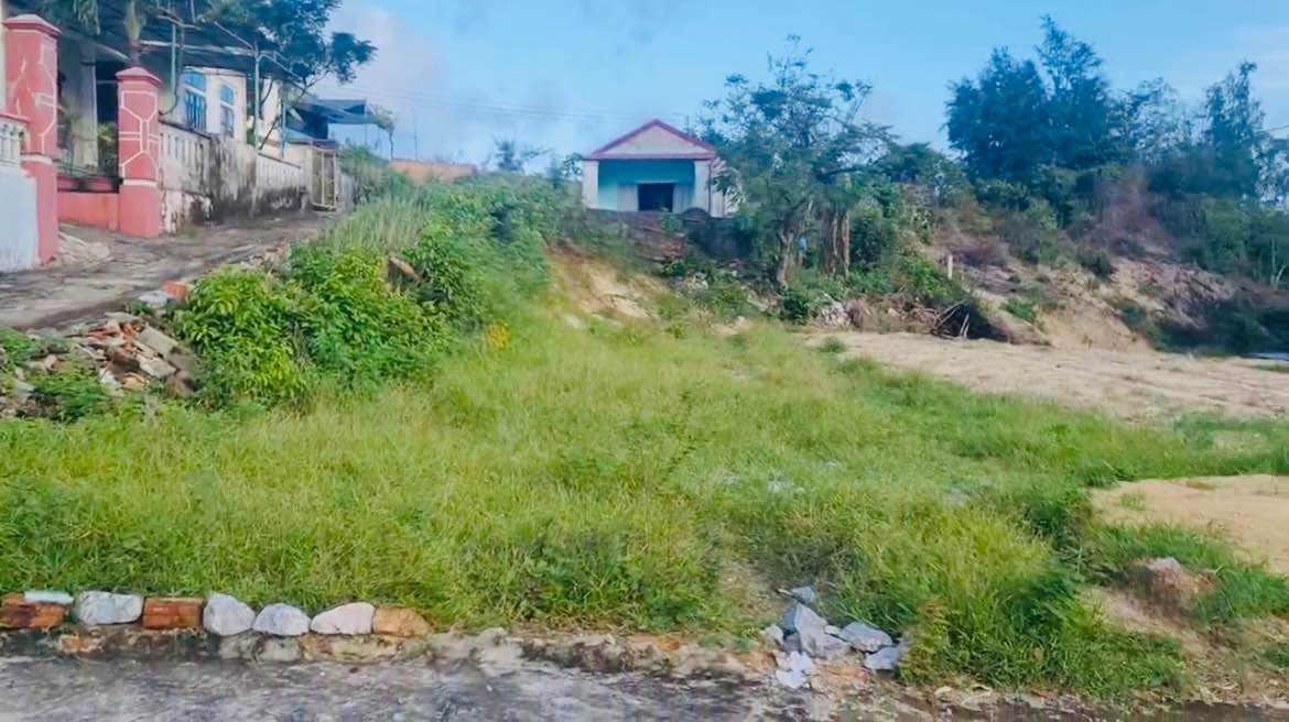 Đất nền Quang Phú 148.9m² giá 1.2 tỷ - Cách bãi biển chỉ 100m!