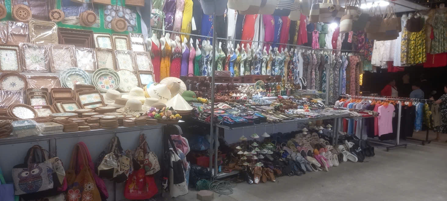 Cửa hàng 15m² tại chợ đêm Bim Blara, Bãi Cháy - Chuyển nhượng gấp chỉ 120 triệu!