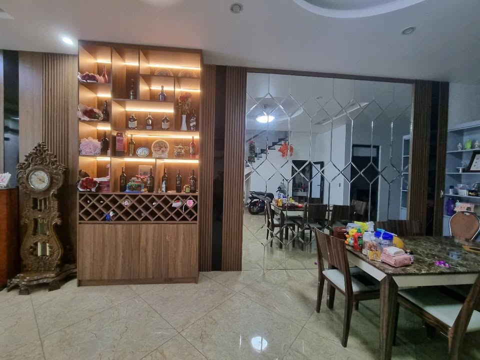 Nhà 3 tầng đường rộng 7m khu Cao Xanh 123m² giá 8 tỷ - Kinh doanh đắc địa!