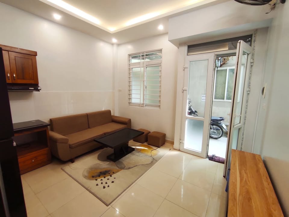 Nhà riêng tại phố Lạc Long Quân 34m² giá 2 tỷ - Vị trí đẹp, an ninh 24/24!