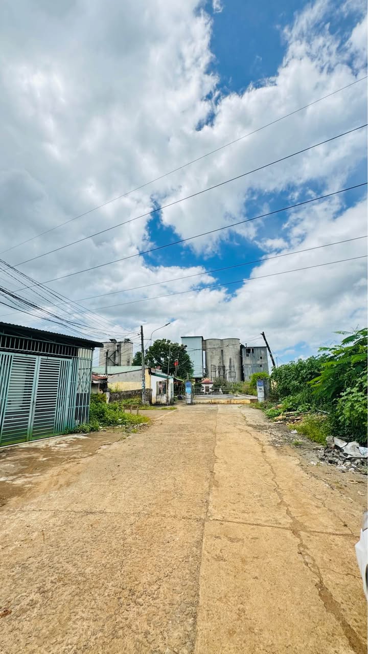 Nhà mặt tiền Lữ Gia, Pleiku 137m² giá 1.4 tỷ - Chính chủ bán gấp!