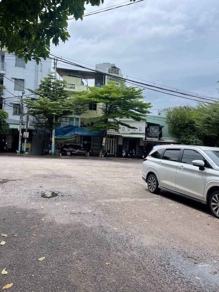 Nhà mặt tiền Phường Hải Cảng, Quy Nhơn, 83m² - Vị trí đẹp, tiện kinh doanh!