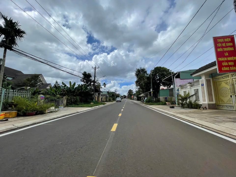 Nhà mặt tiền Lạc Long Quân Pleiku 210m² giá chỉ 2 tỷ - Cơ hội đầu tư tuyệt vời!