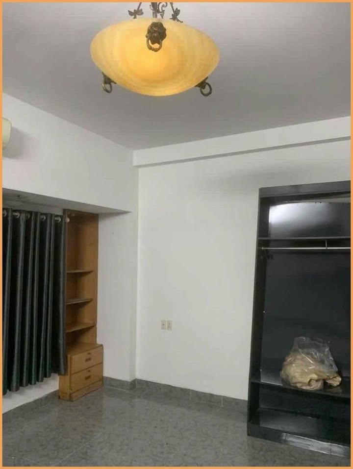 Nhà cho thuê đường Nguyễn Cảnh Chân, Q1, 35m² giá 32 triệu - Phù hợp kinh doanh và sinh sống!