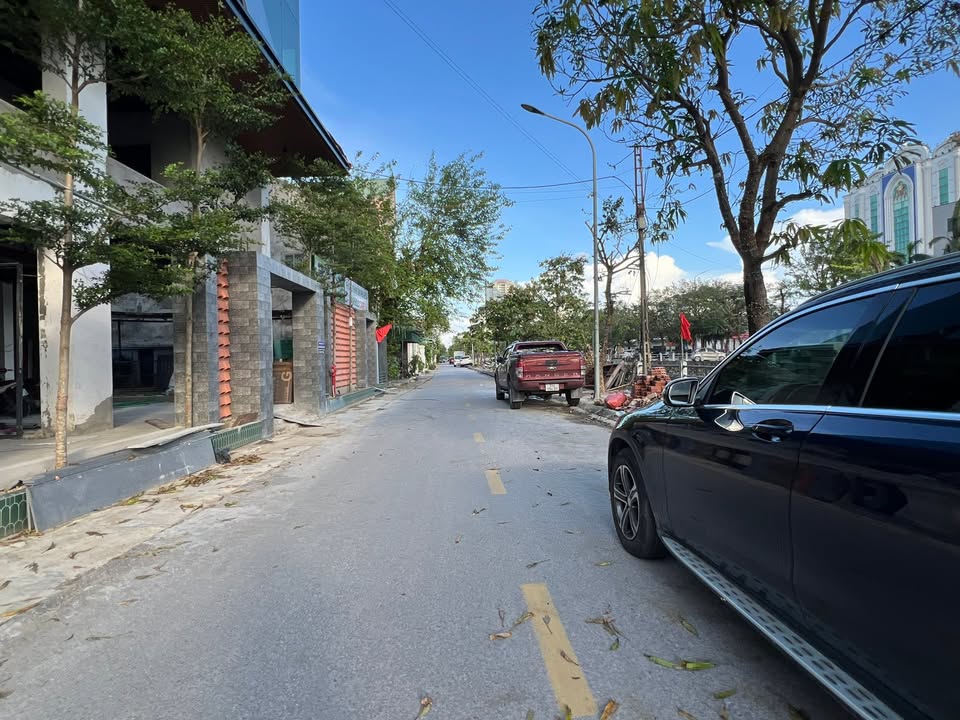 Đất kinh doanh mặt đường Phùng Chí Kiên 95m² giá 9 tỷ - Lô góc đẹp, cực kỳ hiếm!