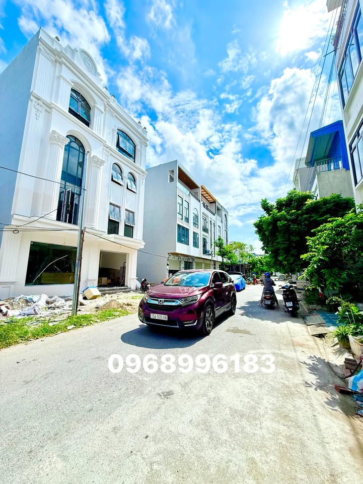 Nhà 4.5 Tầng Thang Máy Khu Vĩnh Niệm, 60m² giá 9 tỷ - Hoàn thiện nội thất hiện đại!