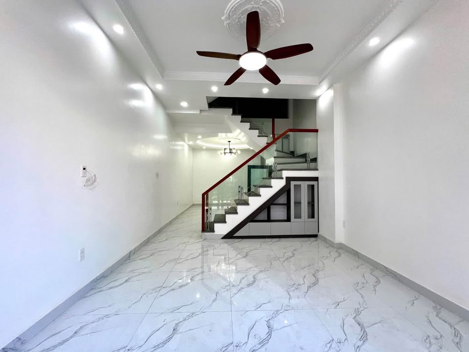 Cho thuê nhà mới xây ngõ Miếu Hai Xã, 42m² giá 6.5 triệu - Kinh doanh thuận lợi!