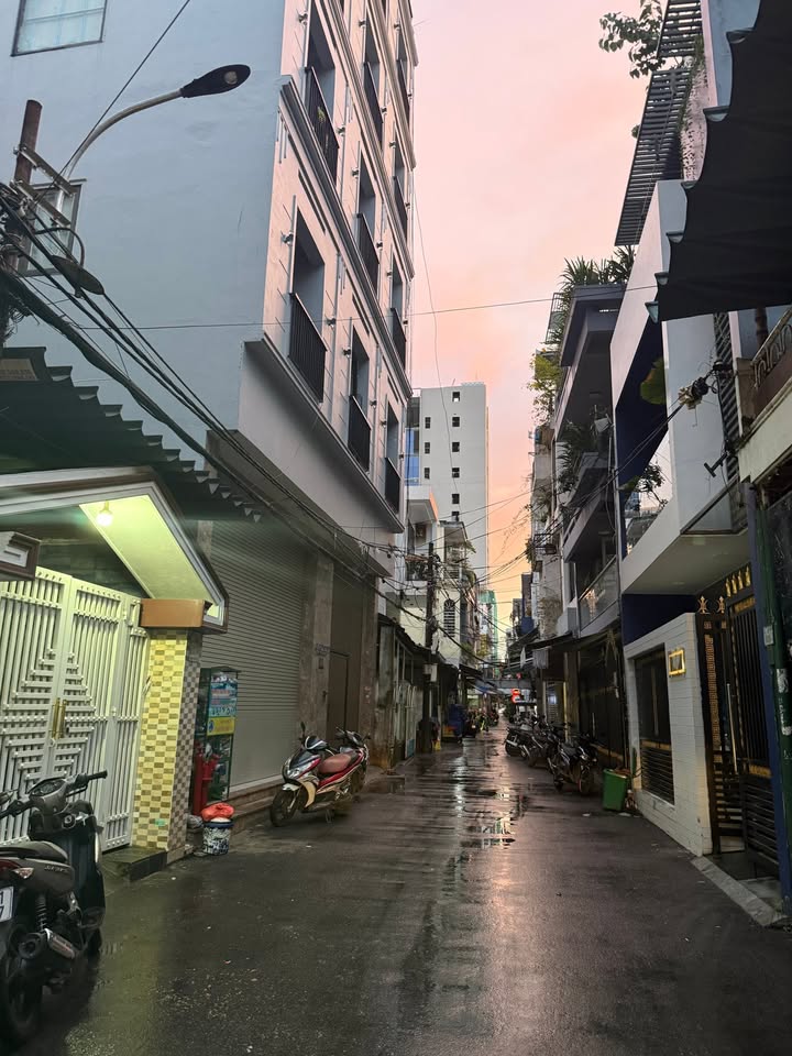 Đất tặng nhà cấp 4 đường Hoàng Văn Thụ, Đà Nẵng 160m² giá 11.2 tỷ - Đầu tư sinh lời ổn định!