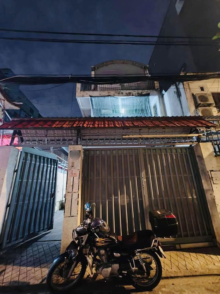 Nhà 3 tầng Tân Bình 176m² giá 19.9 tỷ - Khu vực sầm uất, kinh doanh đa ngành nghề!