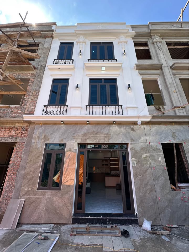 Nhà 3 tầng Kiều Trung, Hồng Thái, An Dương 40m² giá 1.95 tỷ - Gần chợ, trường học!