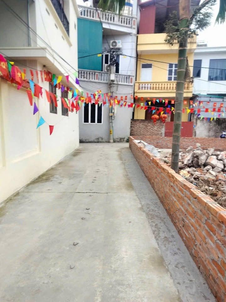 Đất Lại Yên Hoài Đức 100m² giá 7 tỷ - Vị trí đắc địa, giao thông thuận lợi!