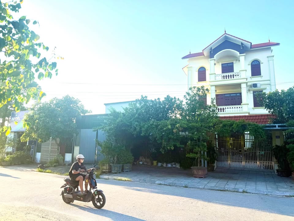 Nhà gác lửng đường Trần Quang Khải, Móng Cái 103m² - Nhà mới, nội thất đầy đủ!