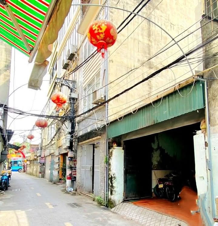 Đất nền Lĩnh Nam 99m² giá 18.2 tỷ - Mặt ngõ ô tô tránh, kinh doanh tốt!