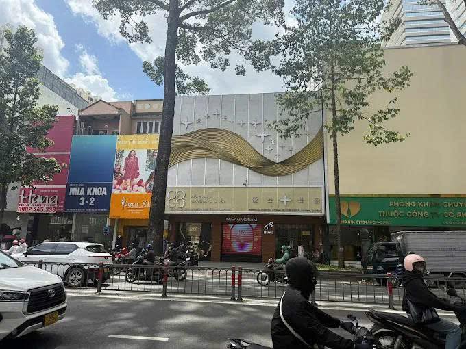Cho thuê Tòa nhà Mặt tiền đường Ba Tháng Hai, Quận 10 - Diện tích 360m², Giá tốt nhất thị trường!