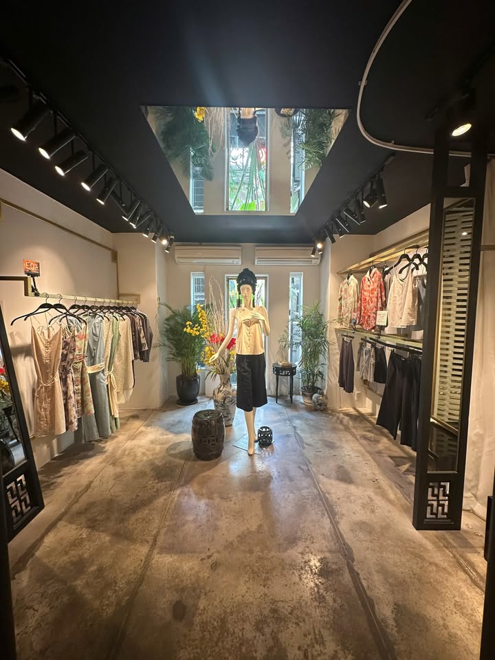 Cho thuê mặt bằng đẹp mặt tiền Đồng Khởi, Q.1 - Giao nhà ngay!