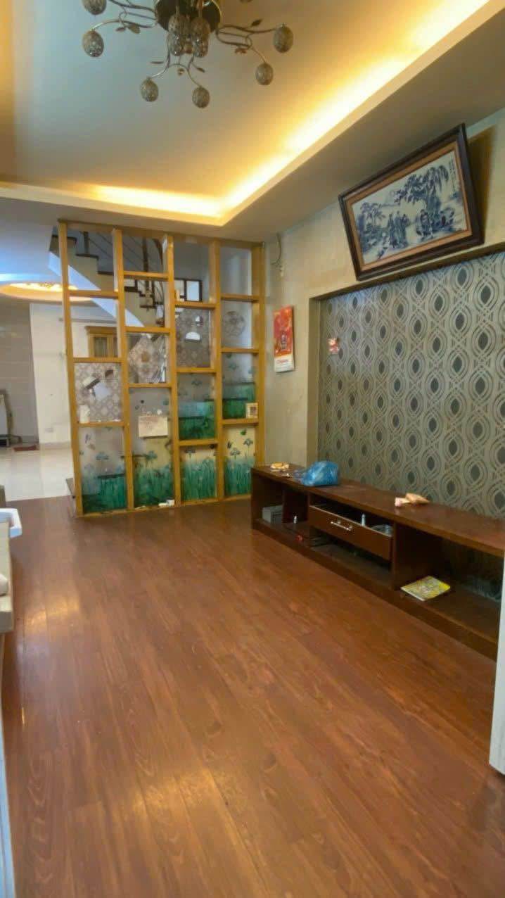 Bán nhà phố Lĩnh Nam 57m², 2 tầng, 2 ngủ giá 4.15 tỷ - Gần cầu Thanh Trì