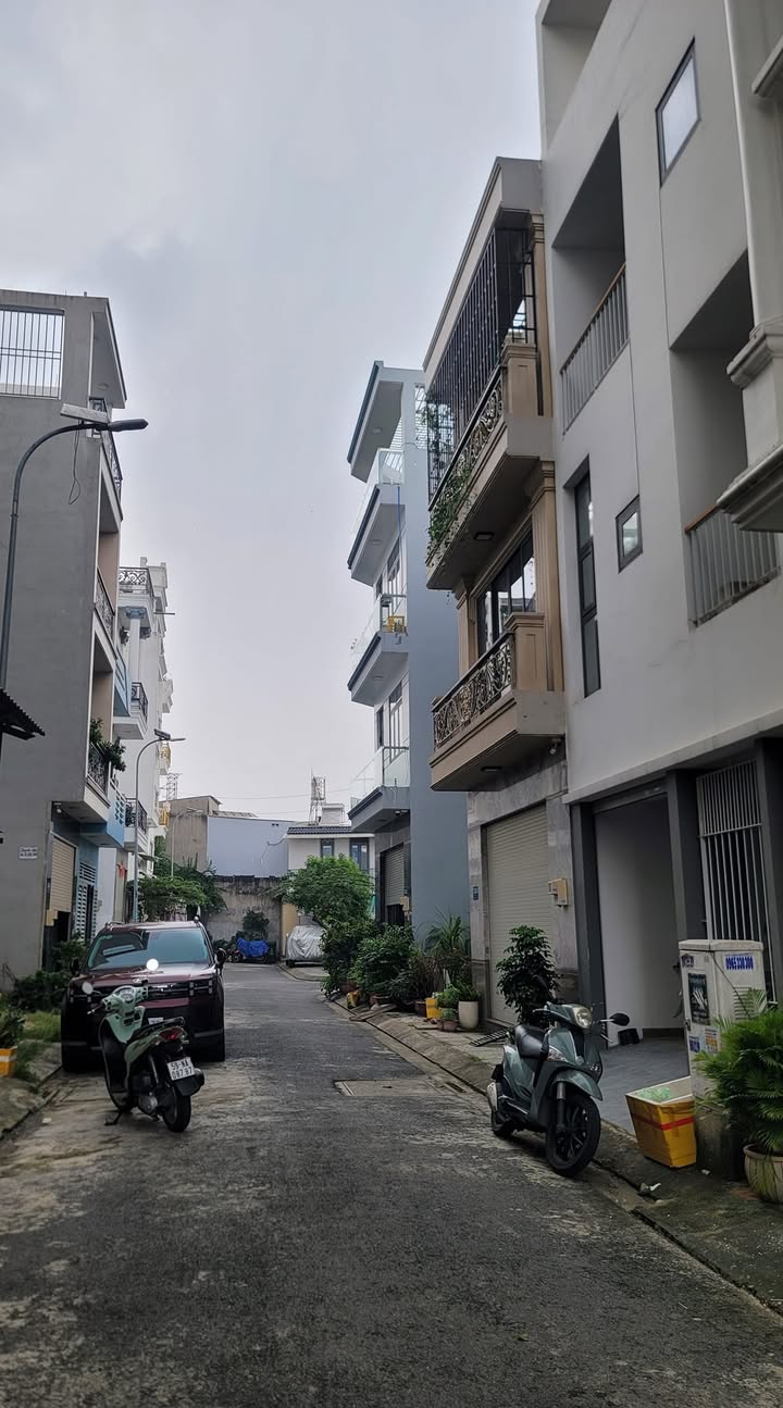 Nhà 4 tầng Bình Trị Đông B 76m² giá 7.45 tỷ - Ô tô vào nhà, vị trí đắc địa!