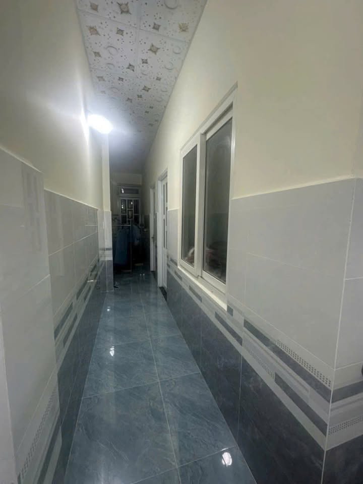 Nhà cho thuê mặt tiền Trung Mỹ Tây, Quận 12 - Giá chỉ 13 triệu/tháng!