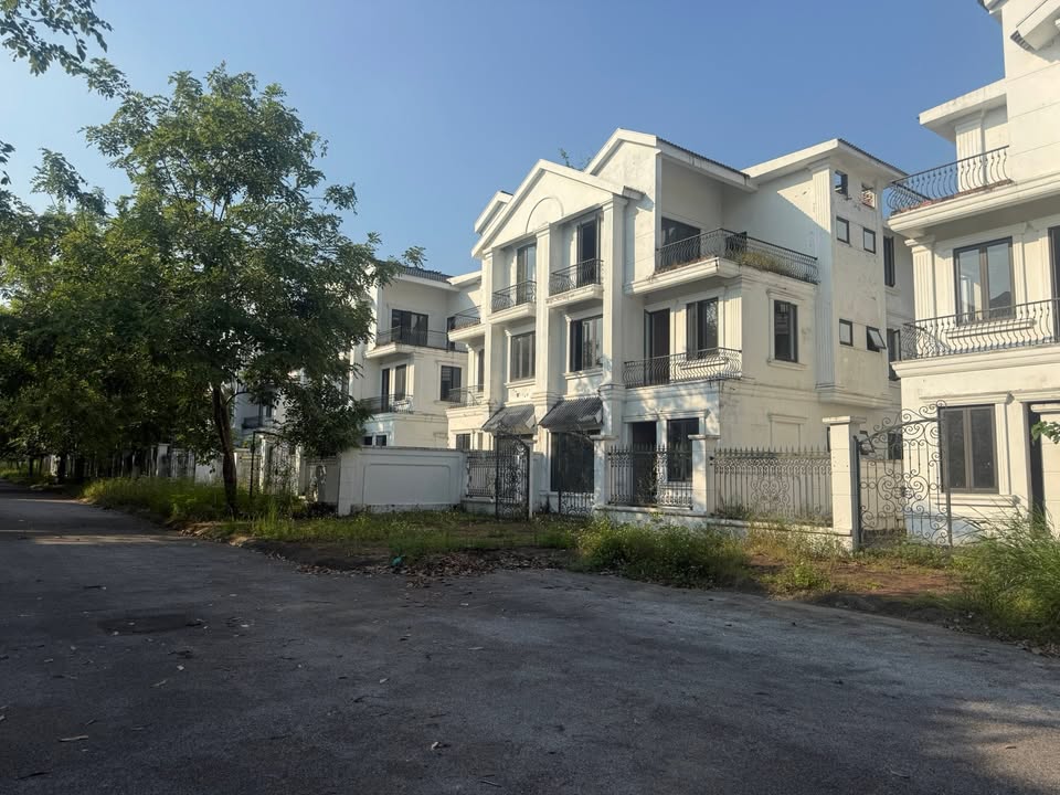 Biệt thự Townhouse tại phường Xuân Khanh, Sơn Tây 250m² - Giá chỉ 5 tỷ VND!