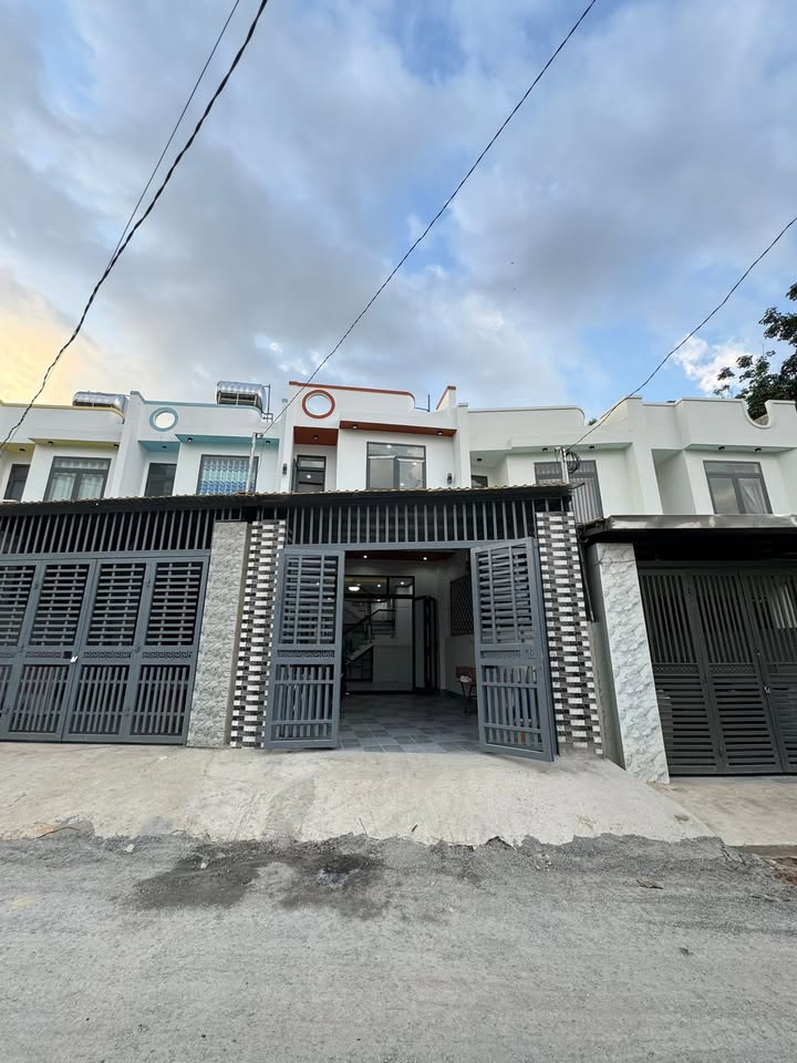 Nhà đẹp Tân Hiệp - Tân Uyên 67,5m² giá chỉ 1.89 tỷ - Sổ hồng chính chủ!