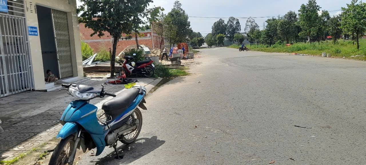 Đất nền 150m² tại Tân Uyên, Bình Dương - Sổ đỏ chính chủ, giá 1.8 tỷ!