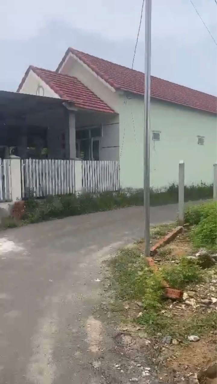 Bán lô đất góc 2 mặt tiền đường Diên Lạc, Diên Khánh 107m² giá 1.3 tỷ - Vị trí trung tâm, tiện ích đầy đủ!