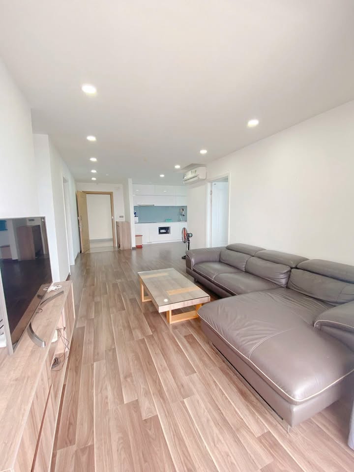 Căn hộ 3 phòng ngủ tại Mỹ An, Đà Nẵng 135m² giá 28 triệu - View biển tuyệt đẹp!