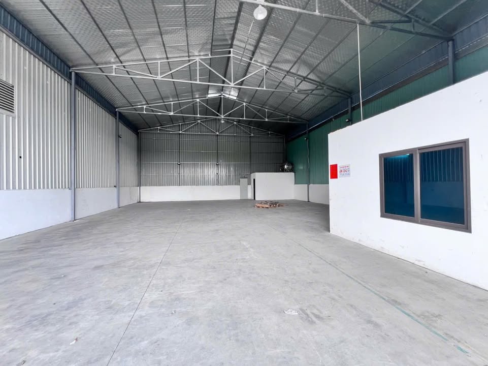 Kho xưởng cho thuê tại Dabaco Lạc Vệ 300m² - Mới dựng, sẵn văn phòng