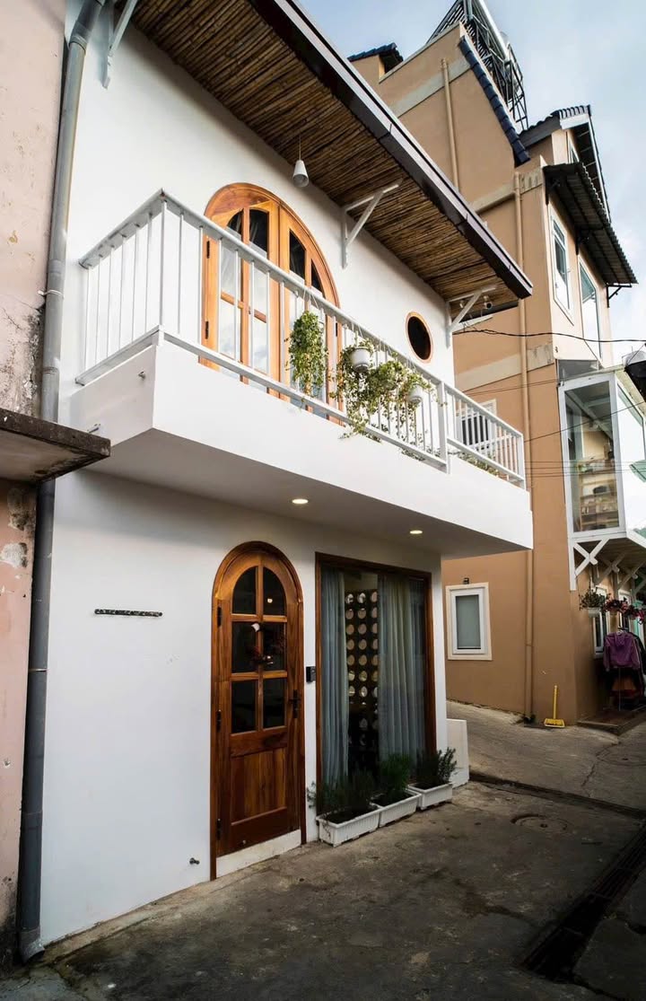 Homestay Đà Lạt 52m² giá 7.5 tỷ - Kinh doanh ổn định, 3 mặt tiền ô tô