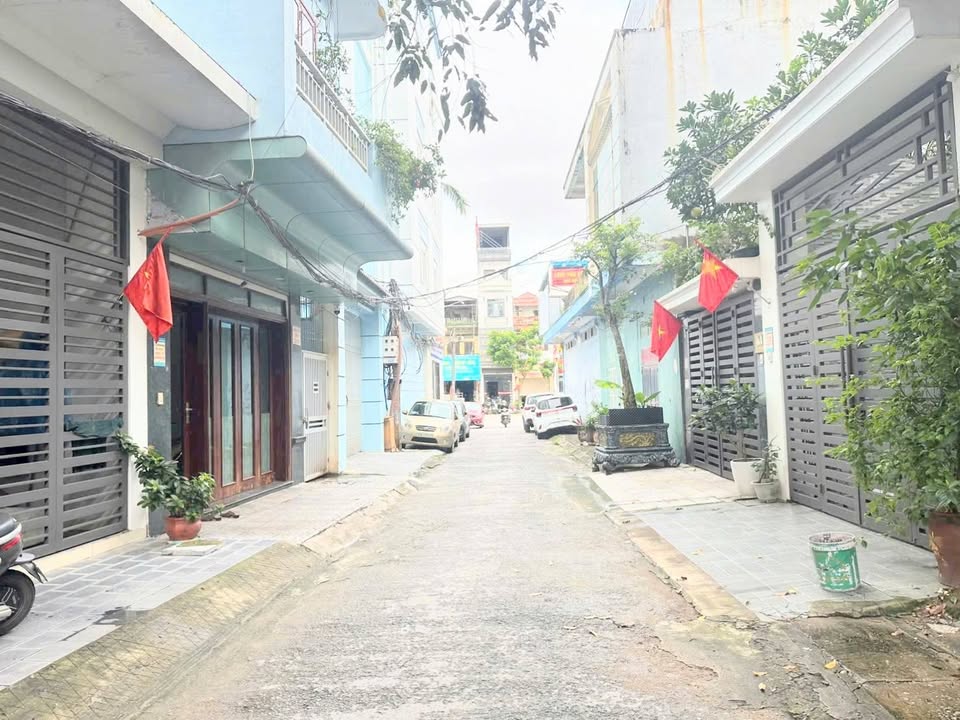 Nhà C4 Hạc Thành 64.5m² giá 4.35 tỷ - Cơ hội sở hữu tuyệt vời!