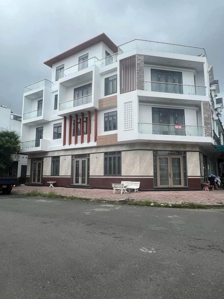 Nhà góc 3 tầng KDC Đại học Y Dược, P Tân An, 92m² giá 9.2 tỷ - Thương lượng tốt!