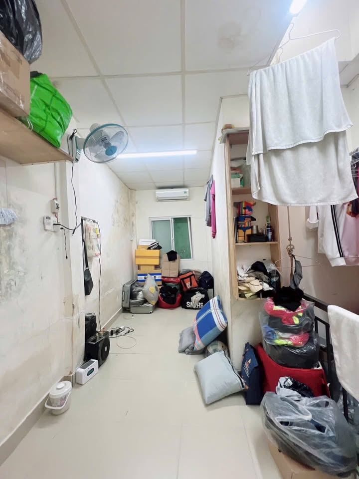 Nhà bán Quận 4 11.5m² giá 1.5 tỷ - Gần mặt tiền Tôn Đản