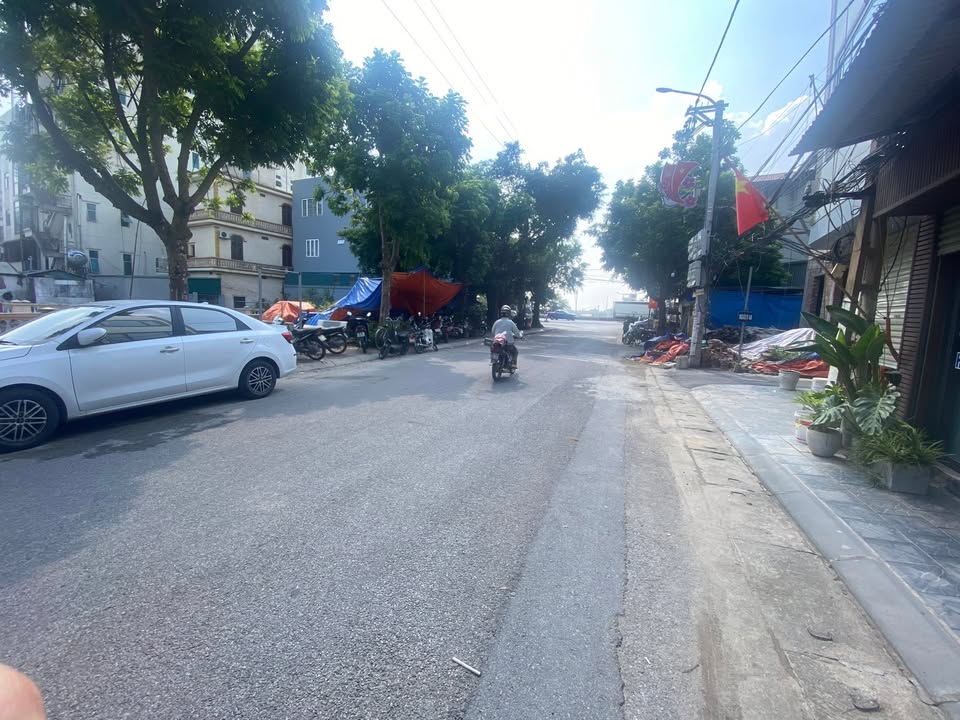Đất Nam Hồng 40m² giá 2 tỷ - Ô tô đỗ cổng, vị trí thông thoáng!