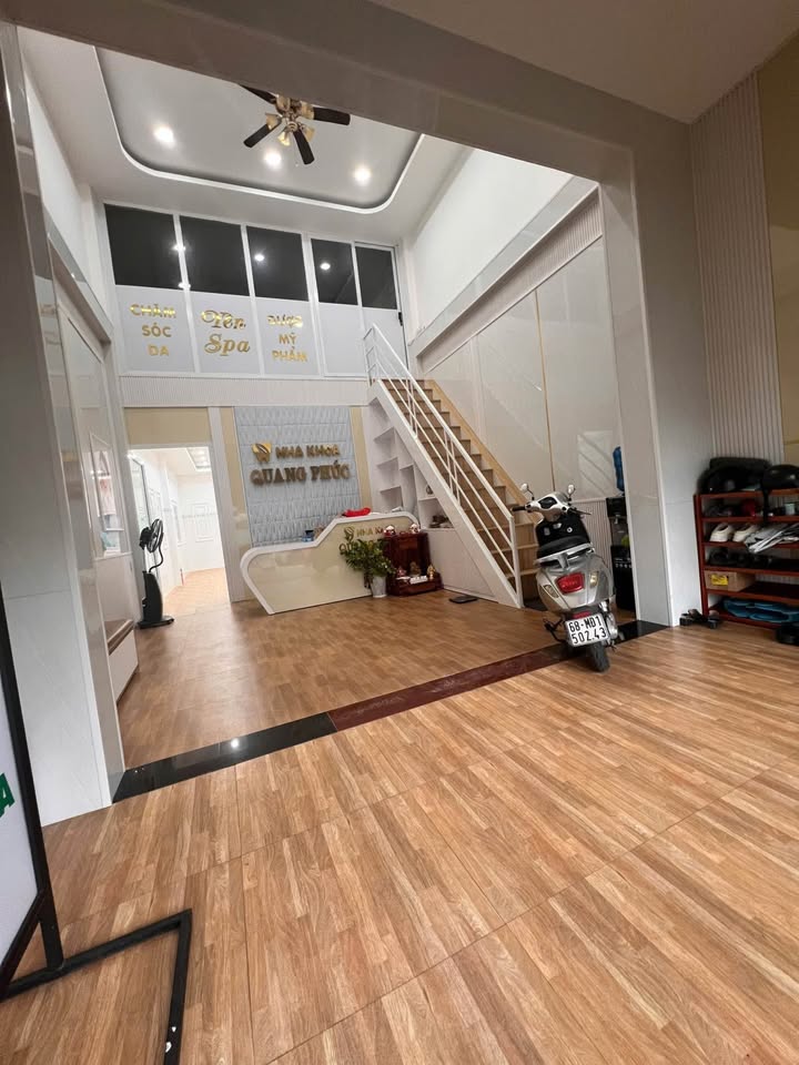 Nhà mặt tiền Nguyễn Văn Cừ, 100m² giá 8 triệu - Phù hợp kinh doanh đa dạng!