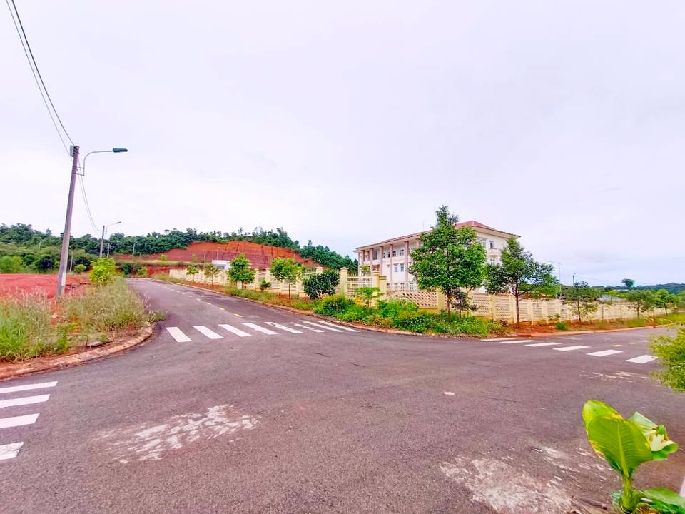 Đất nền góc Đắk Nut B 275m² giá 2 tỷ - Sổ đỏ chính chủ, giá tốt!